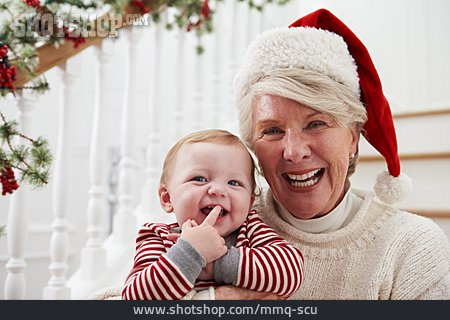 
                Großmutter, Enkel, Weihnachten                   