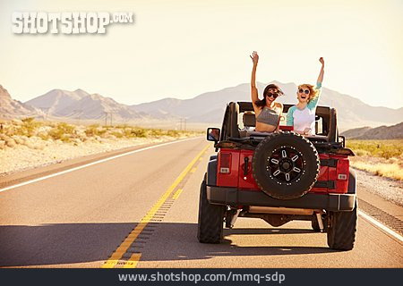 
                Freizeit, Ausflug, Jeep, Roadtrip                   