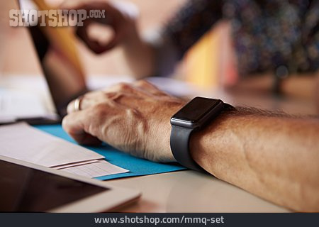 
                Digital, Armbanduhr, Touchscreen                   
