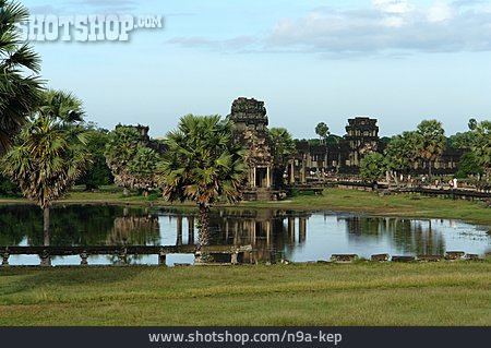 
                Temples, Angkor Wat                   