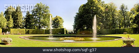 
                Parkanlage, Springbrunnen, Schlossgarten                   