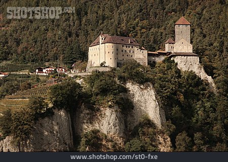 
                Meran, Schloss Tirol                   