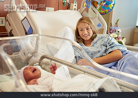 
                Gesundheitswesen & Medizin, Krankenhaus, Neugeborenes                   
