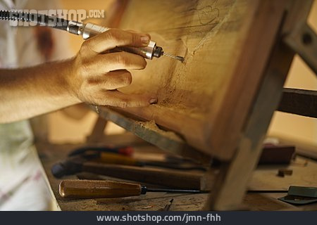
                Kunsthandwerk, Bildhauer, Holzschnitt                   