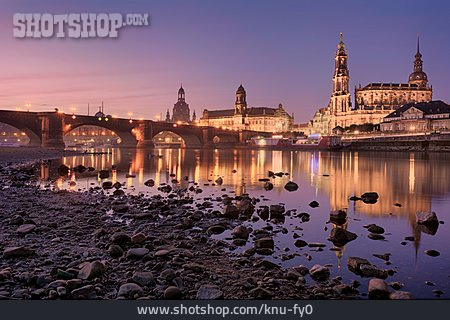 
                Elbe, Dresden, Residenzschloss, Augustusbrücke                   