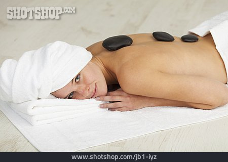 
                Wellness & Relax, Warmsteinmassage                   