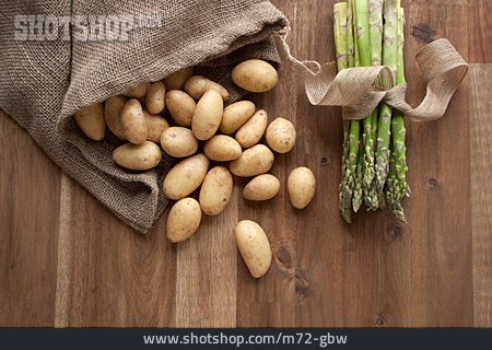 
                Grüner Spargel, Frühkartoffeln                   