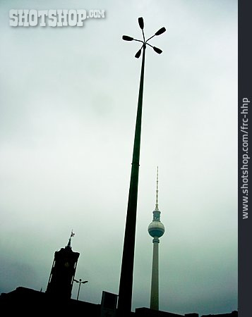 
                Berlin, Fernsehturm, Alexanderplatz, Straßenlaterne                   