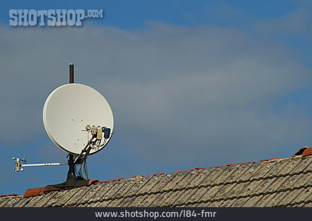 
                Satellitenschüssel, Fernsehempfang                   