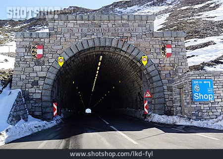 
                Tunnel                   