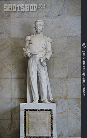 
                Statue, Mella                   