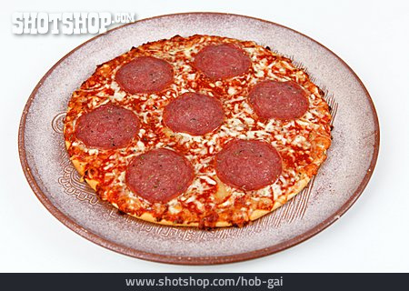 
                Pizza, Fertiggericht, Tiefkühlpizza, Salamipizza                   