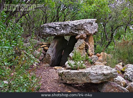 
                Megalith, Hünengrab, Dolmen                   