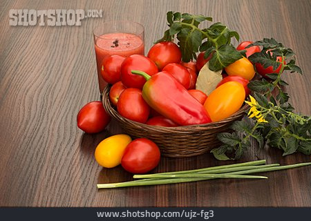 
                Gemüsesaft, Tomatensaft, Gemüsekorb                   