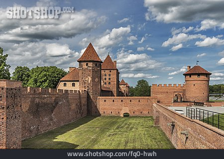 
                Burganlage, Marienburg, Malbork                   