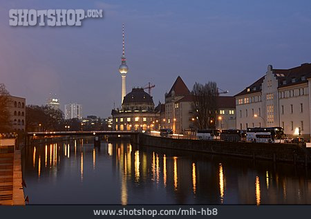 
                Berlin, Fernsehturm, Spree                   