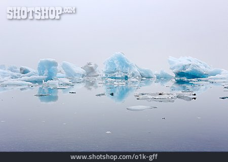 
                Eisbrocken, Gletscherlagune, Jökulsarlon                   