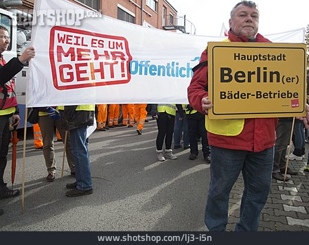
                Gewerkschaft, Demonstration, Berliner Bäder Betriebe                   