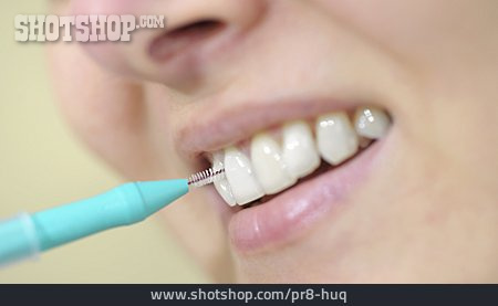 
                Zahnpflege, Zahnreinigung, Zahnzwischenräume                   
