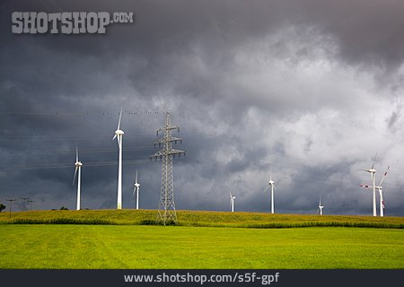 
                Strommast, Windenergie, Gewitterwolken                   