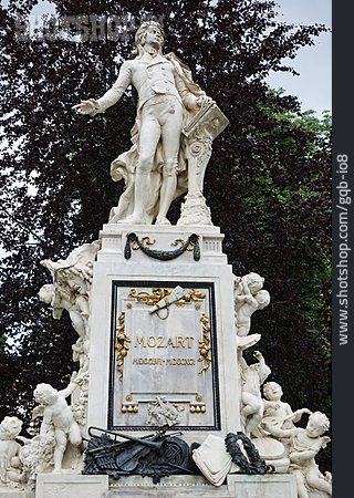 
                Mozartdenkmal, Mozart                   