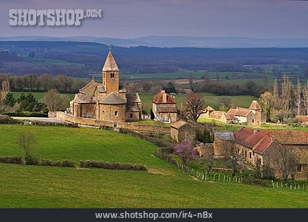 
                Kirche, Burgund, Brancion, Saint Pierre                   