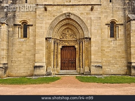
                Kirche, Portal, St-hilaire                   
