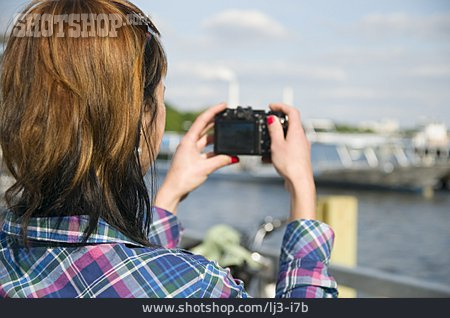 
                Fotografieren, Kleinbildkamera, Touristin                   
