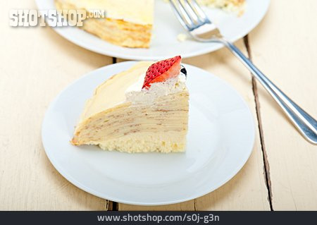 
                Kuchenstück, Crêpe-torte                   