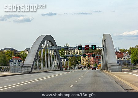 
                Dresden, Waldschlösschenbrücke                   