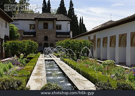 
                Granada, Palacio De Generalife, Patio De La Acequia                   