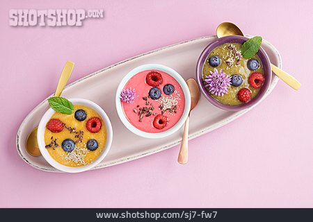 
                Pastellfarben, Fruchtquark, Fruchtmus                   