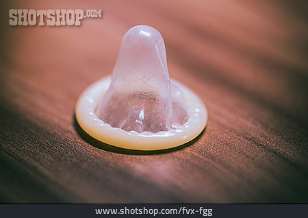 
                Kondom, Verhütungsmittel                   