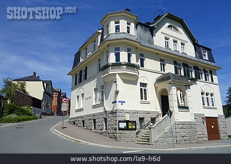 
                Rathaus, Erlbach                   