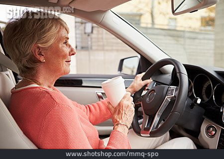 
                Seniorin, Kaffee, Autofahrerin, To Go                   