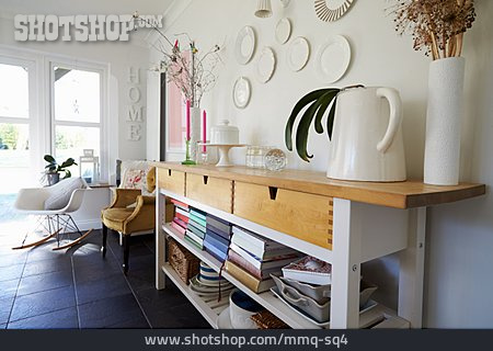 
                Inneneinrichtung, Sideboard, Esszimmer                   