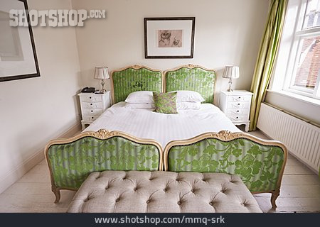 
                Doppelbett, Hotelzimmer, Luxuriös                   