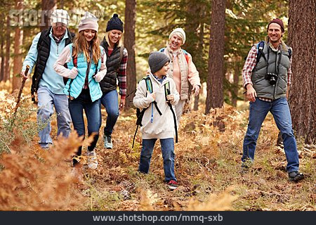 
                Generation, Waldspaziergang, Familienausflug                   