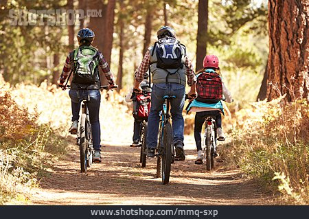 
                Radfahren, Familienausflug                   