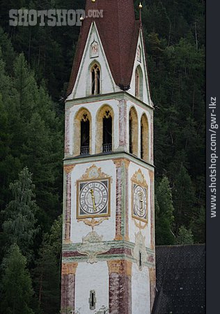 
                Kirchturm, Fassadenmalerei                   