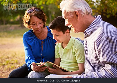 
                Enkel, Hausaufgaben, Großeltern                   