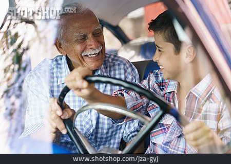 
                Großvater, Junge, Spielen, Auto Fahren                   