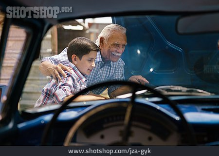 
                Enkel, Großvater, Reparatur, Motorhaube                   