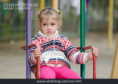 
                Kind, Mädchen, Traurig, Spielplatz                   