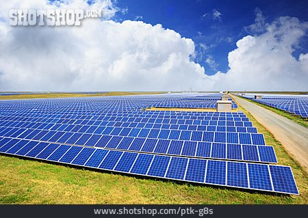 
                Photovoltaik, Solaranlage, Solarzelle, Sonnenenergie                   