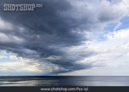 
                Ostsee, Gewitterwolken                   