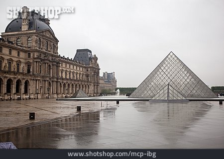 
                Paris, Louvre                   