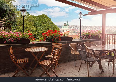 
                Café, Prag, Dachterrasse                   