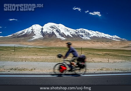 
                China, Radfahrer, Himalaya                   