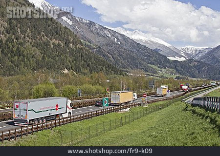 
                Lastwagen, Brennerautobahn                   